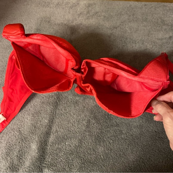 VTG Fredericks of Hollywood red satin bra size 36DD liquid satin second skin - Picture 8 of 14